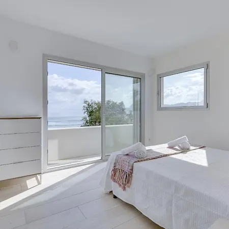 Yupihome Son Serra First Line Villa
